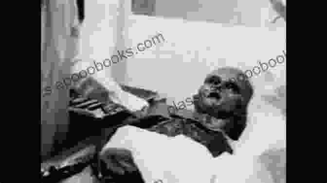 An Alleged Photograph Of An Alien Autopsy, Purporting To Be From The Roswell UFO Crash Ultimate Guide To The Roswell UFO Crash